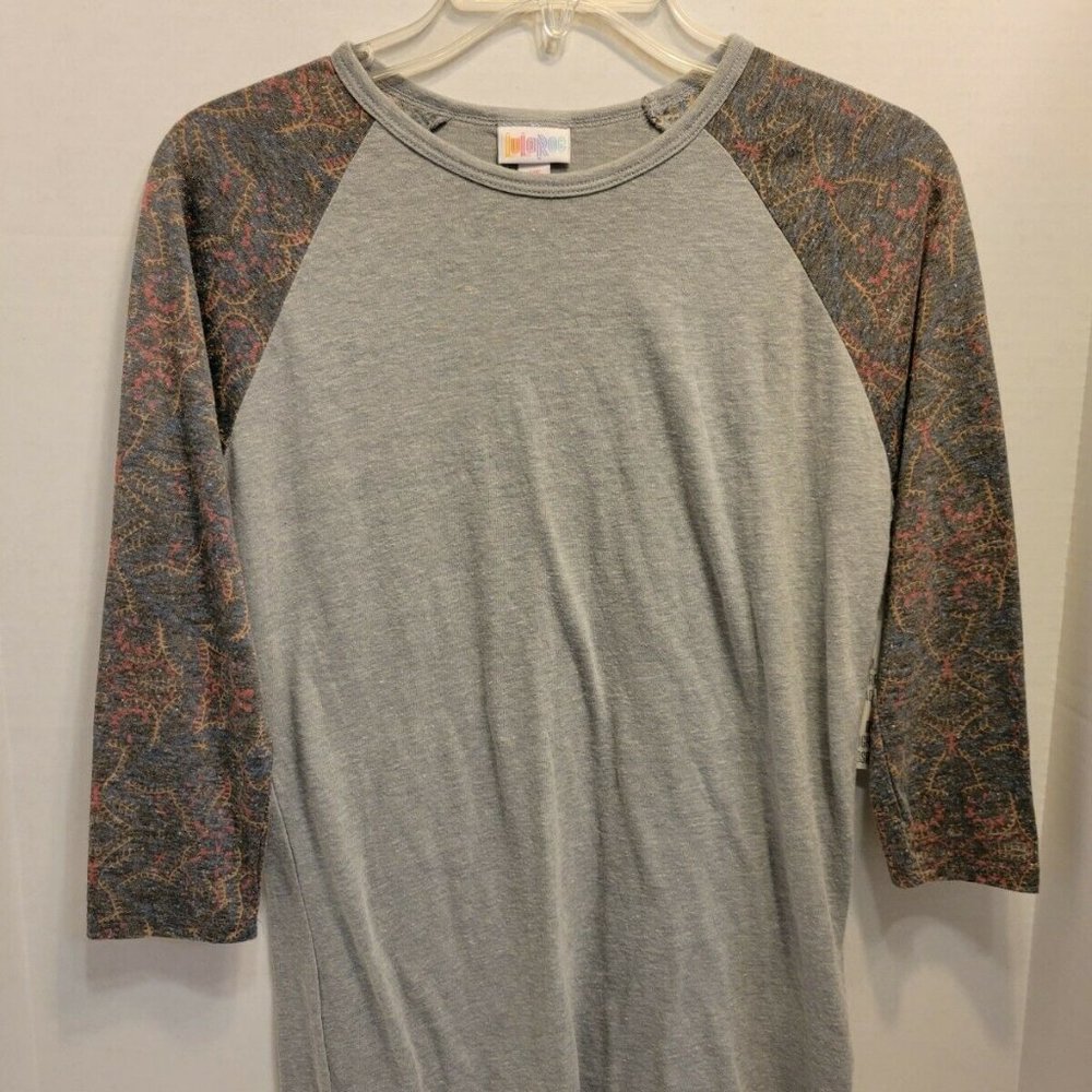 WOMEN'S LULAROE GRAY RANDY SHIRT WITH COLORFUL SLEEVES XS NWT